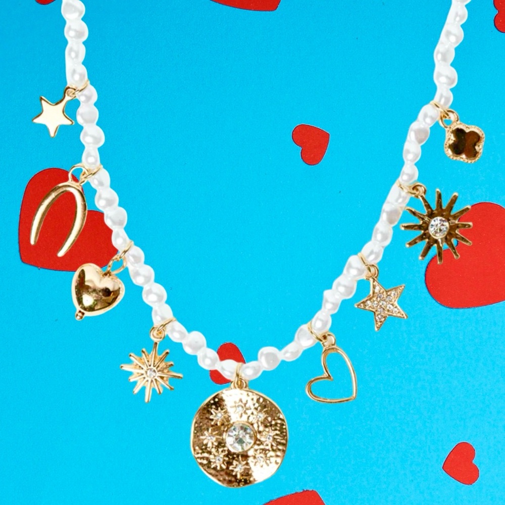 Beautiful Charm Necklace ❤️ - Picture 3 of 4